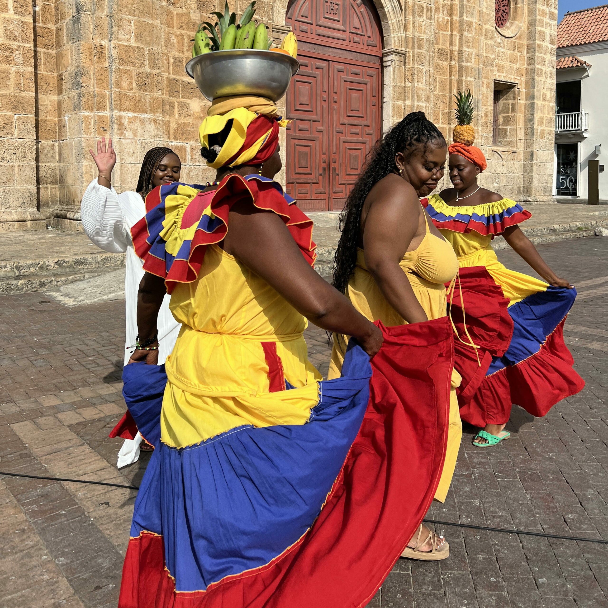 Christina and Shang dancing with the Palenqueras 