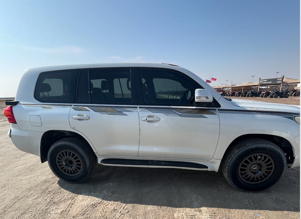 Land Cruiser used for the tour