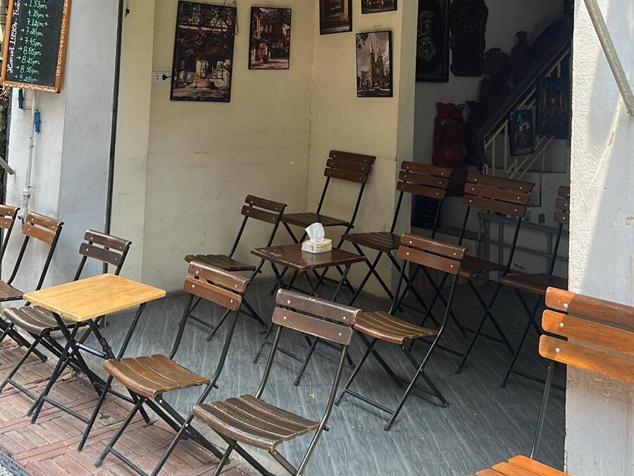 Seating inside of a cafe 